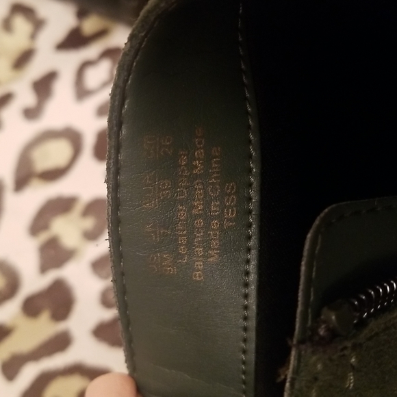 Green suede moto booties with zippers - Picture 6 of 9